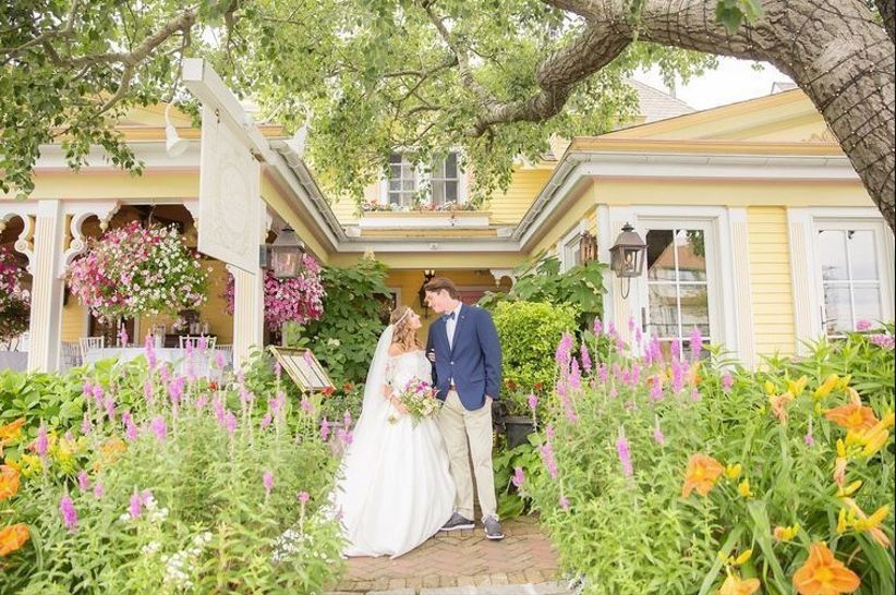These 9 Small Wedding Venues in New Jersey Prove Bigger